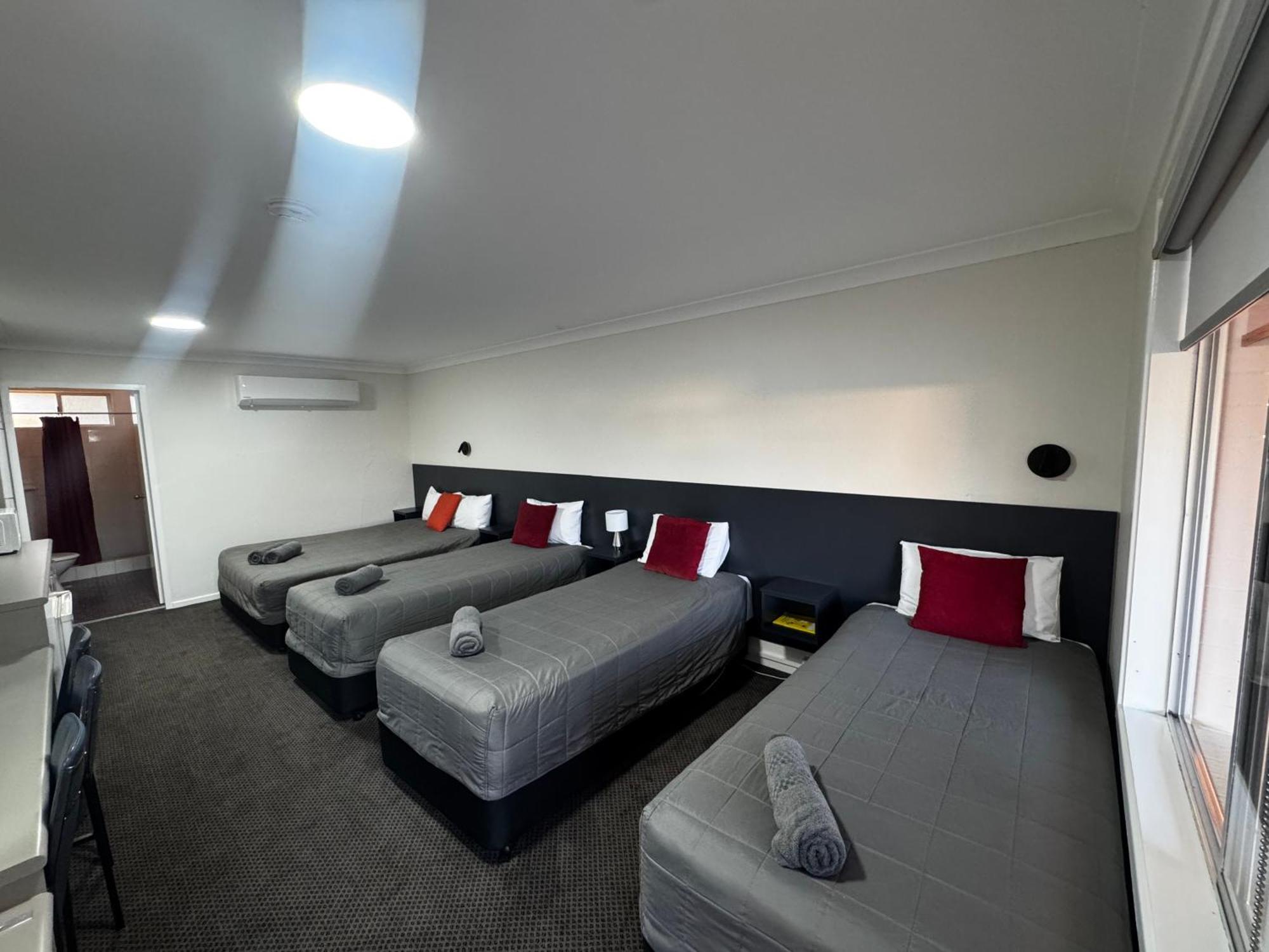 Altona Motel Uralla Exterior photo