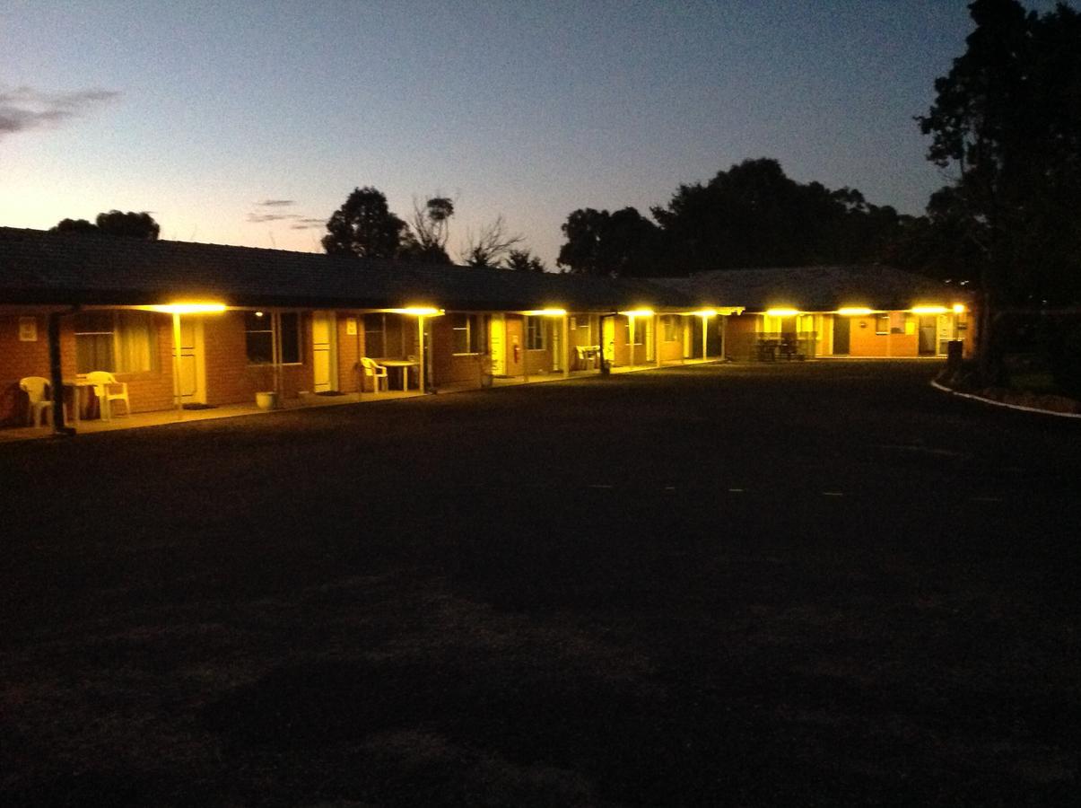 Altona Motel Uralla Exterior photo